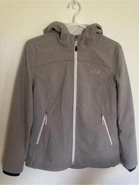 The North Face women’s light heather grey jacket